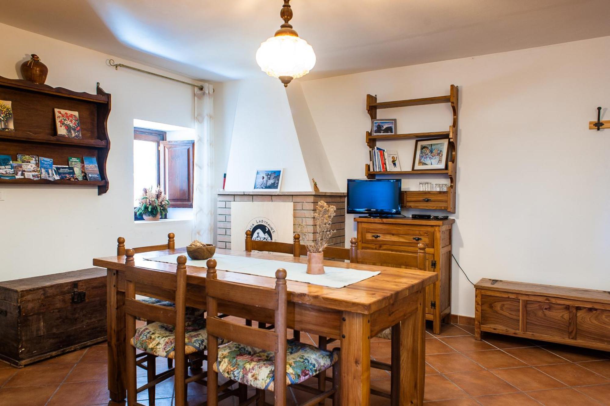 Casa Ladyhawke Apartment Санто Стефано ди Сесанио Екстериор снимка